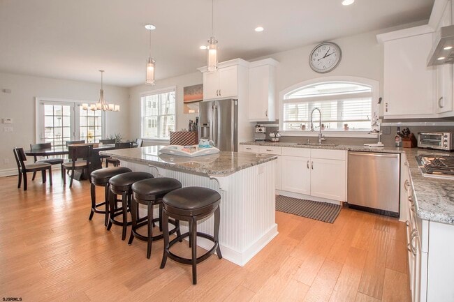 Building Photo - 8510 Fulton Ave