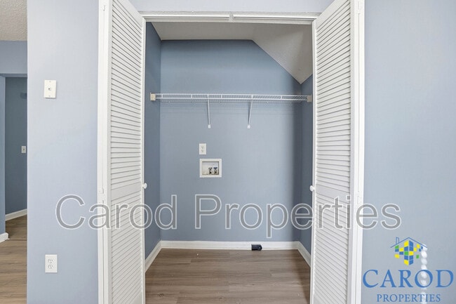 Building Photo - 2713 Daffodil Dr