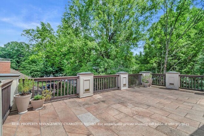 Building Photo - Luxurious 4 Bedroom, 5.5 Bathroom Townhome on Prestigious Queens Road. Contact (980) 315-3645 for...