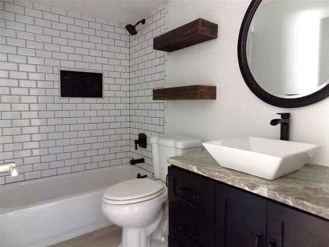 Building Photo - 803 Wild Horse Valley Rd