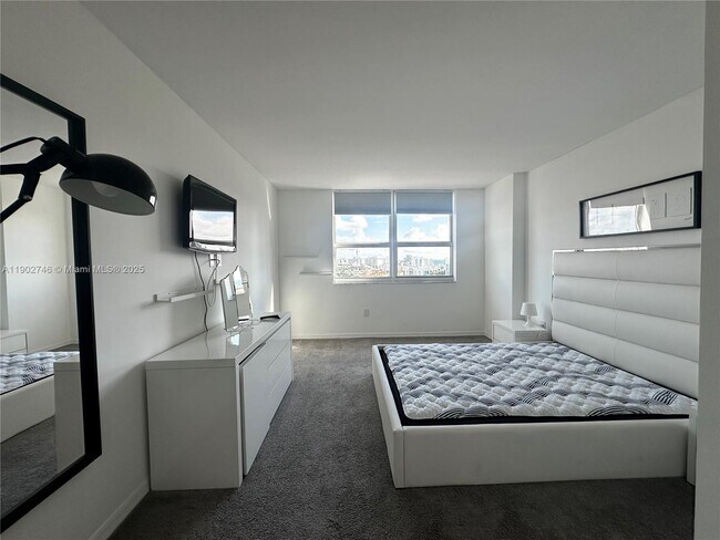 Building Photo - 90 Alton Rd