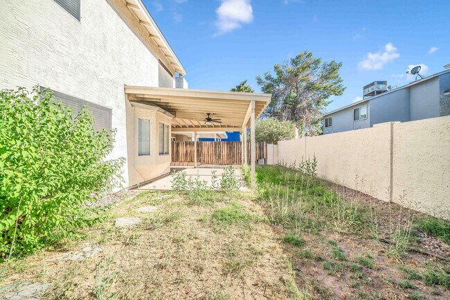 Building Photo - 18612 N 4th Dr