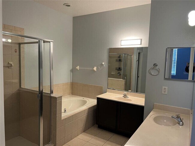 Building Photo - 10073 Savannah Bluff Ln