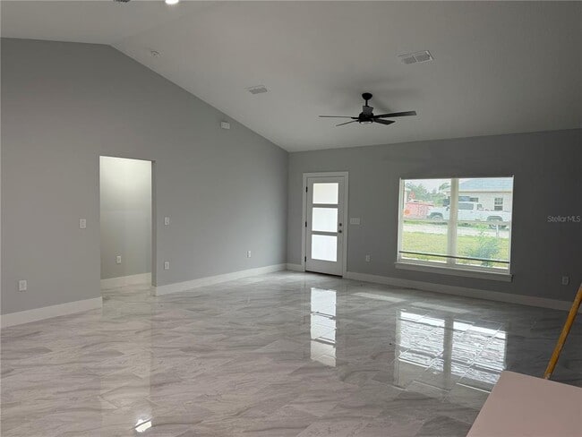 Building Photo - 15185 SE 61st Ct