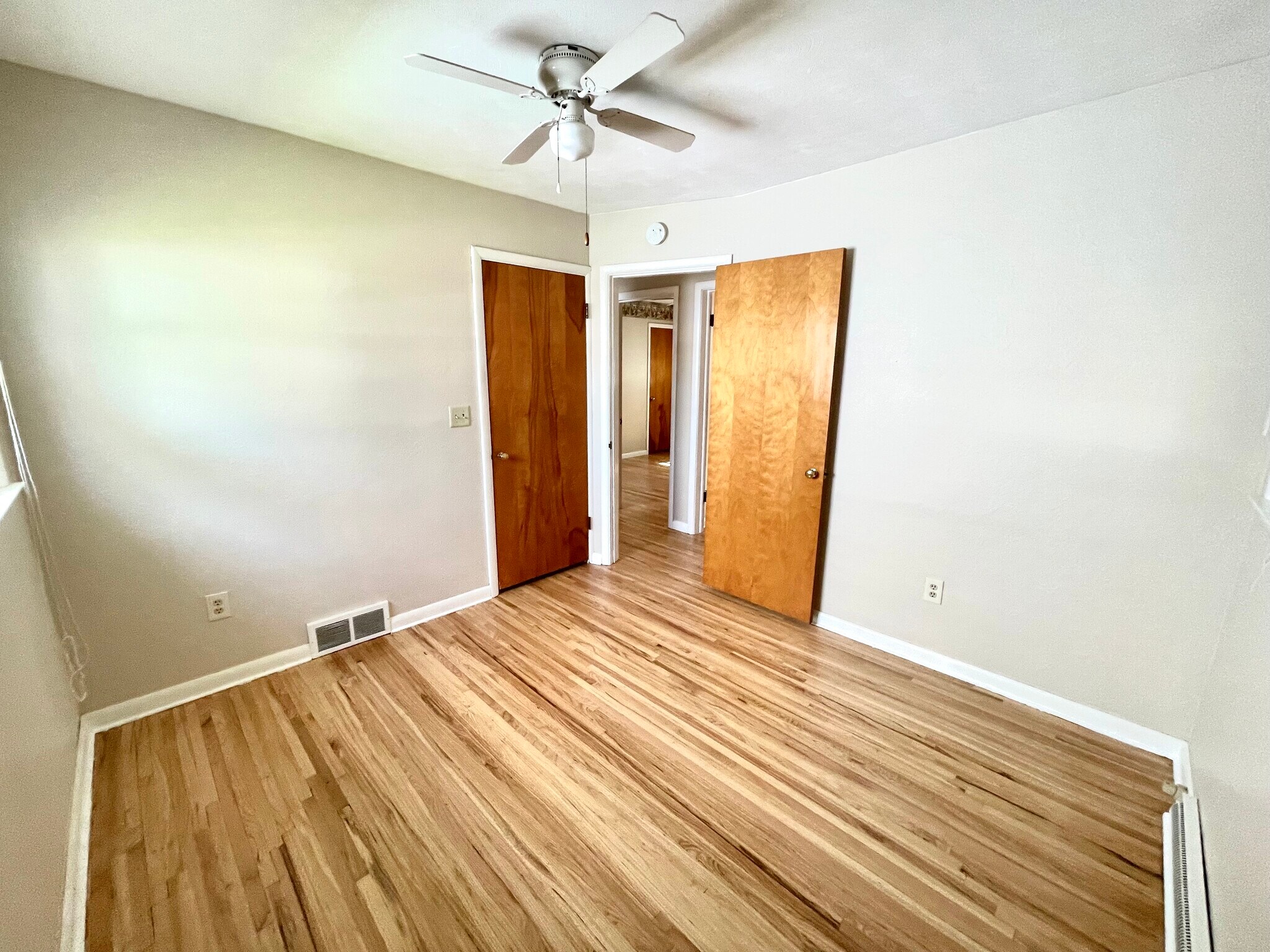 Building Photo - 709 Sackett St