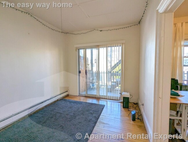 Building Photo - 8 Evergreen Square