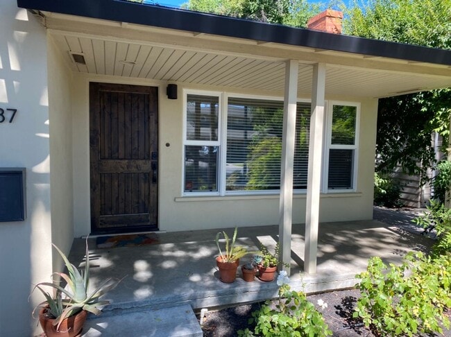 Building Photo - 2 bedroom bungalow in La Loma neighborhood!