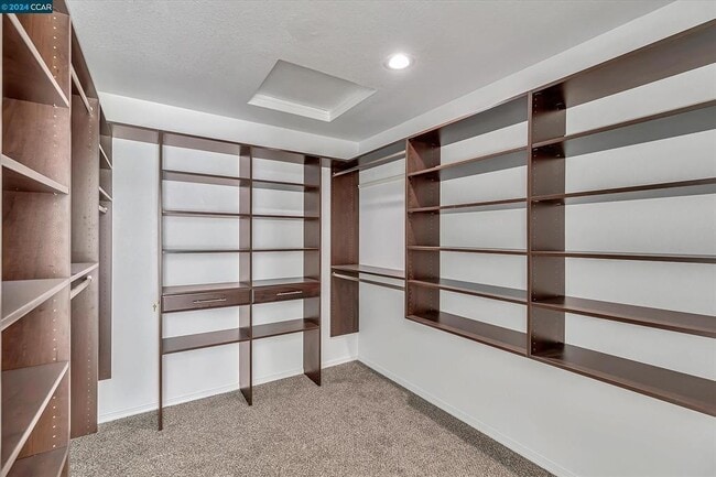 Building Photo - 618 Palomino Dr