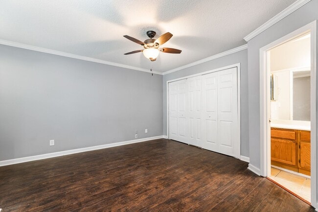 Building Photo - Terrace level condo in great Johns Creek location!