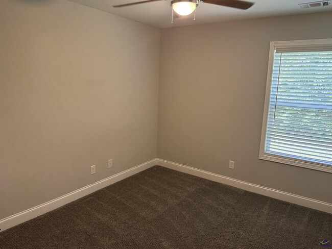 Building Photo - 322 Grayton Way
