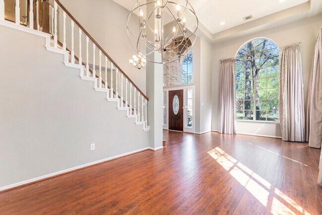 Building Photo - Spacious 2-Story, 5-Bedroom Home with a Pool in The Woodlands