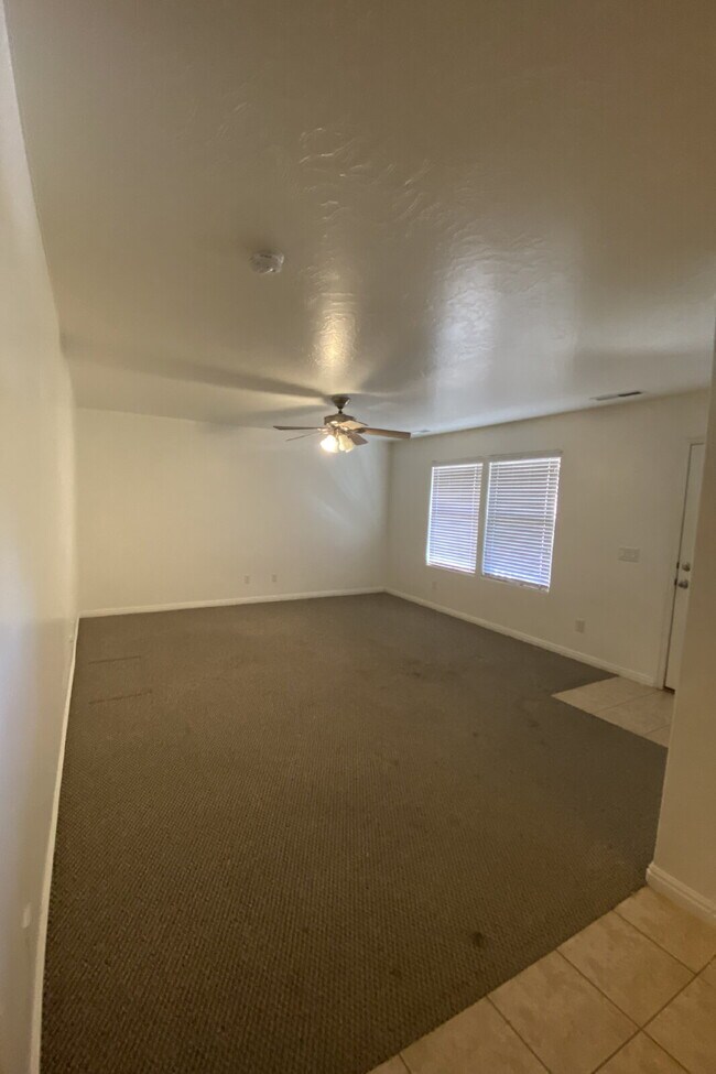 Building Photo - 2-Bed/2-Bath Townhouse in Saint George with 1300 Sq Ft of Comfortable Living Space