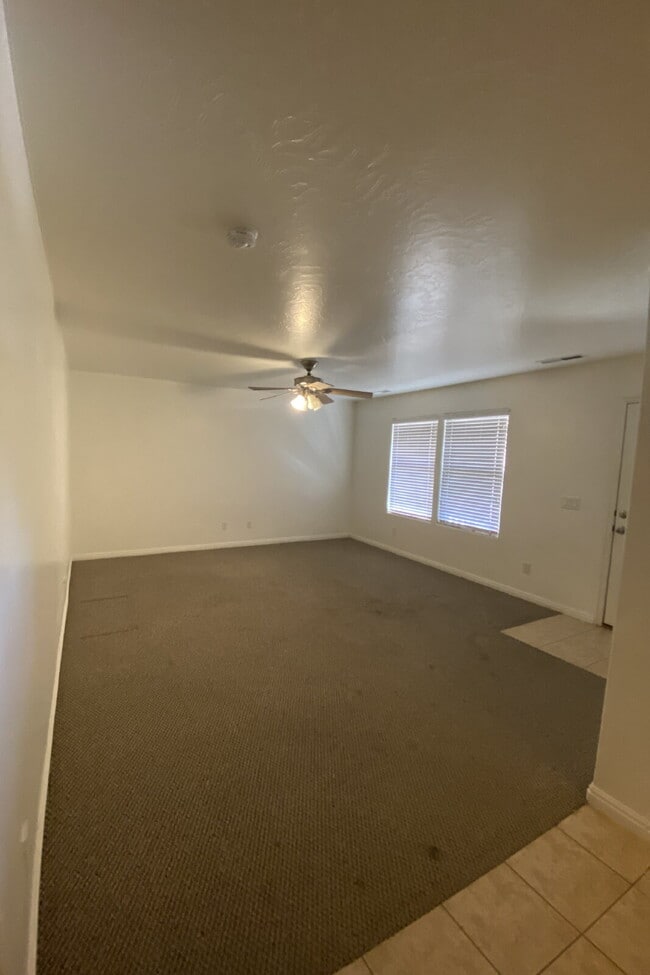 Building Photo - "Charming 2-Bed/2-Bath Townhouse in Prime Saint George Location with 1300 Sq Ft of Comfortable Li...