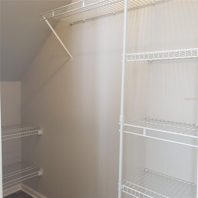 Building Photo - 25638 Ferdinand Ct