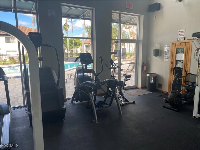 Building Photo - 3421 Winkler Ave