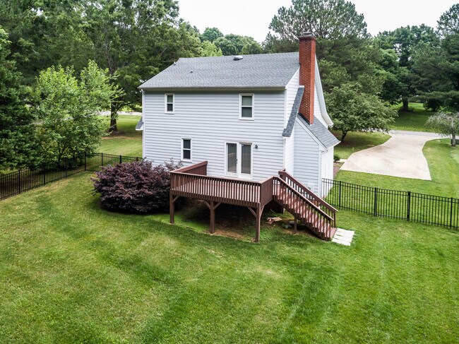 Building Photo - 3832 Doeskin Dr