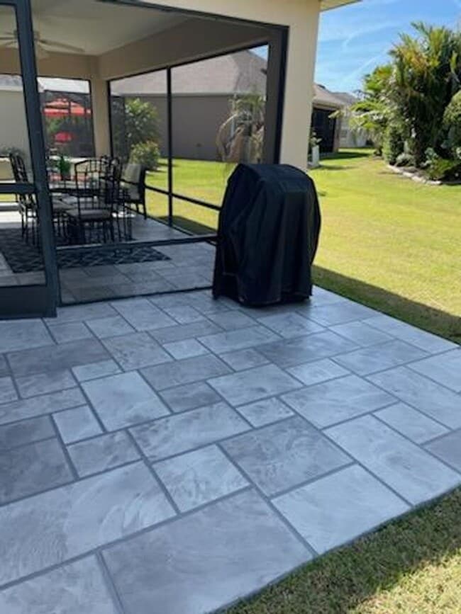 Building Photo - Fully Furnished 3/2 in beautiful Villages Community