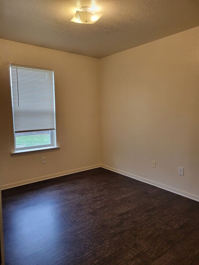 Building Photo - 1534 Shoshoni Trail