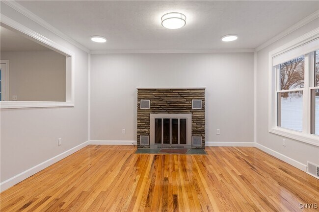 Building Photo - 115 Tarlton Rd