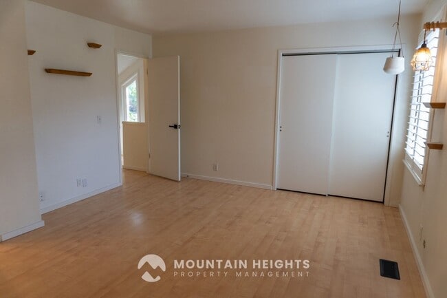 Building Photo - 3516 Summer Oaks Cir