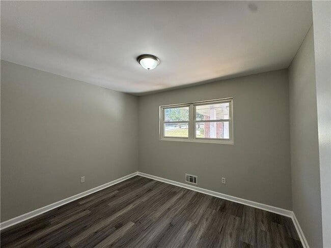 Building Photo - 3489 Creighton Rd SW