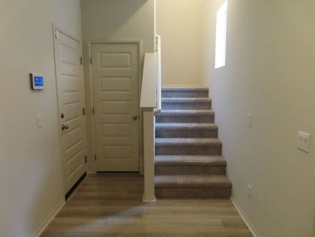 Building Photo - 40585 Melrose Dr