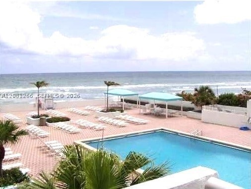 Building Photo - 3725 S Ocean Dr