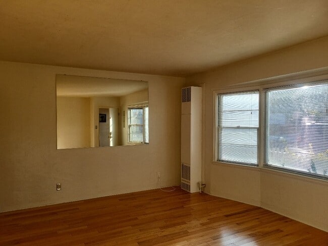 Building Photo - 700-722 Gordon Avenue