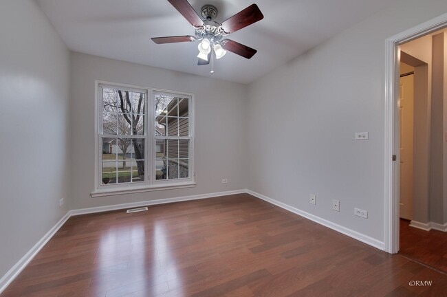 Building Photo - 1080 Rockport Dr