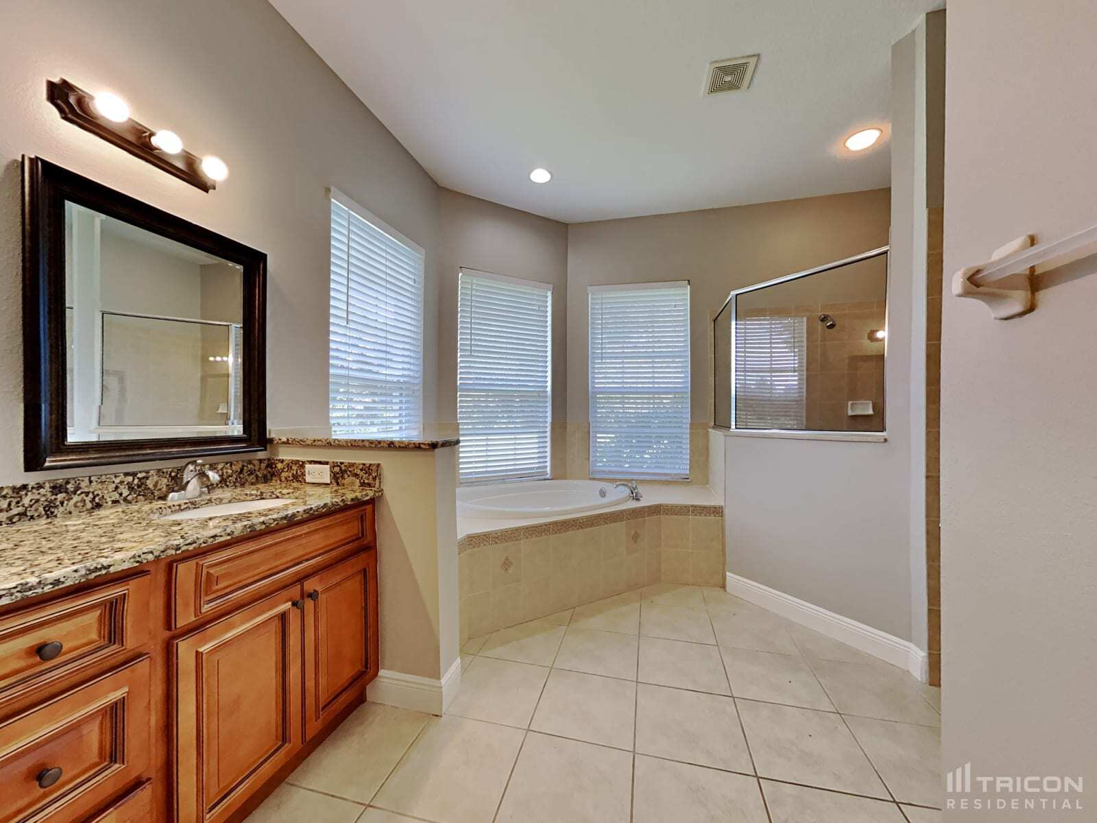 Building Photo - 4534 Highland Creek Dr