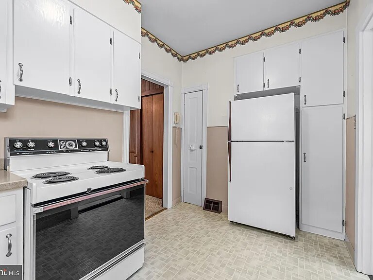 Building Photo - 122-124 Turner St