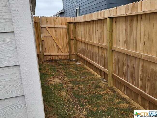 Building Photo - 428 Sand Cherry