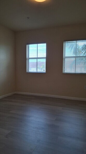 Building Photo - 8760 NW 97th Ave