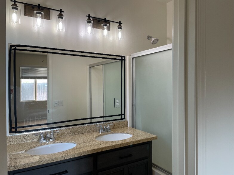 Building Photo - 33377 Mesolite Way
