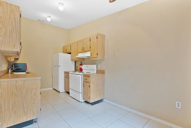 Building Photo - 3121 Yorych Ln