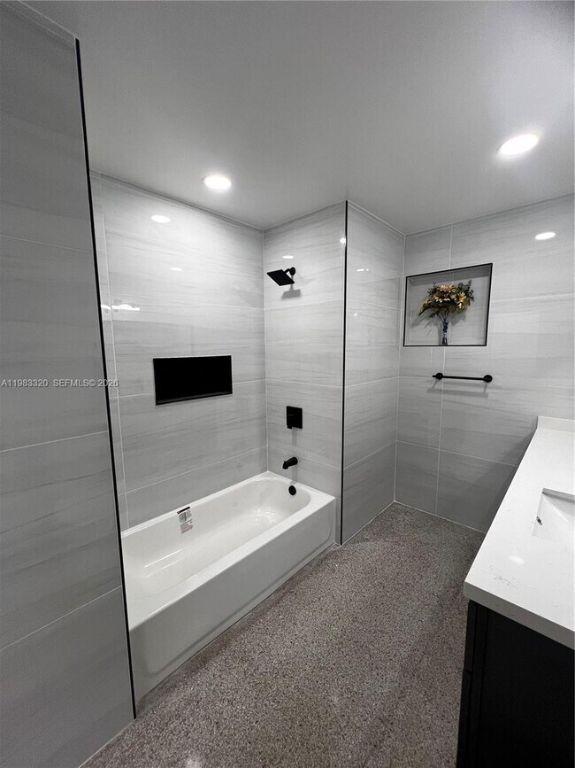 Building Photo - 3820 SW 16th St