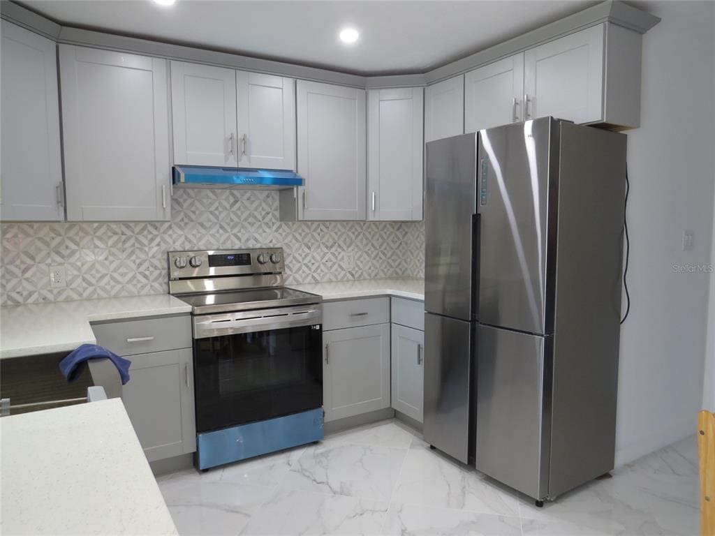 Kitchen - 8010 Hyde Park Ave