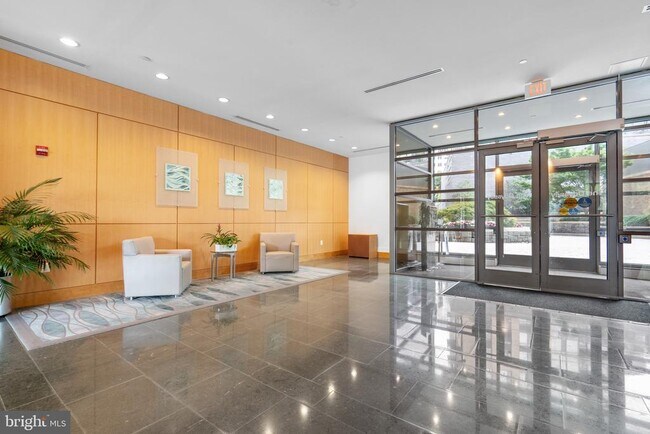 Building Photo - 2001 15th St N