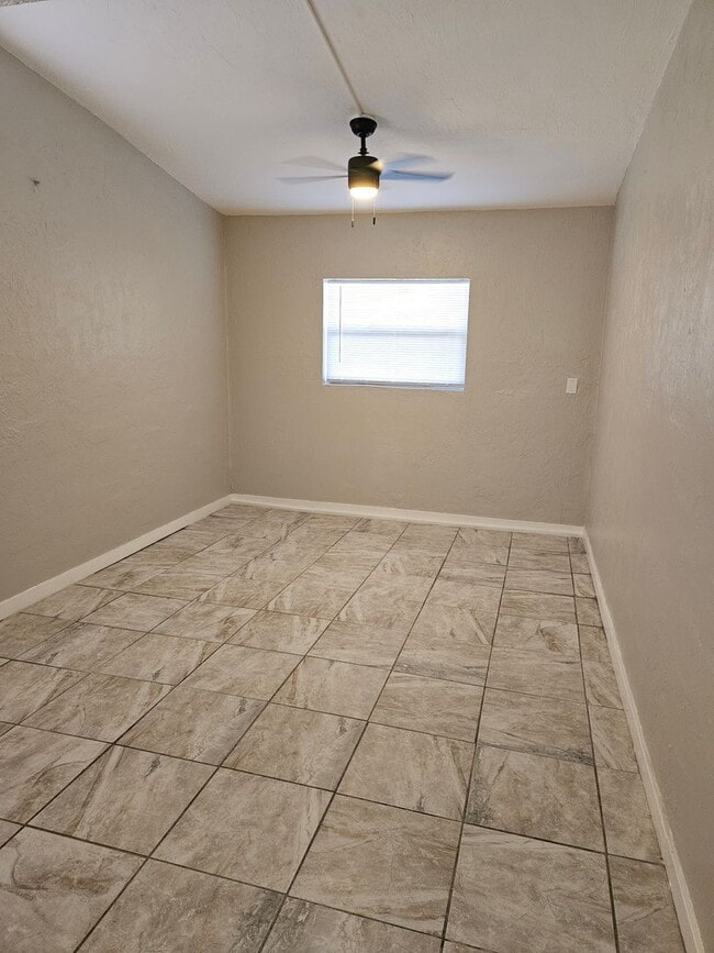 Building Photo - FOR RENT!!! BEAUTIFUL AND SPACIOUS 3 BEDRO...