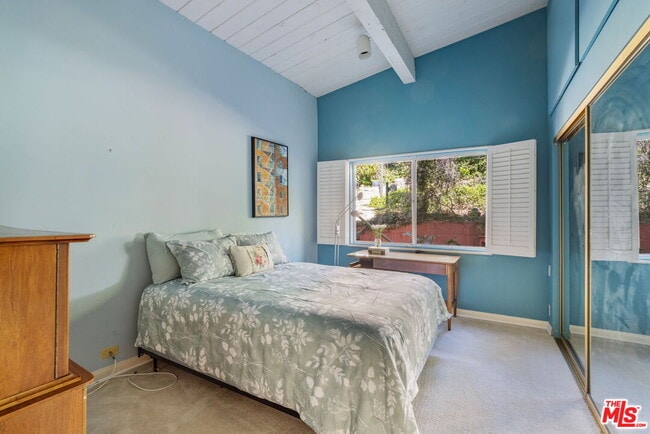 Building Photo - 1336 Bienveneda Ave