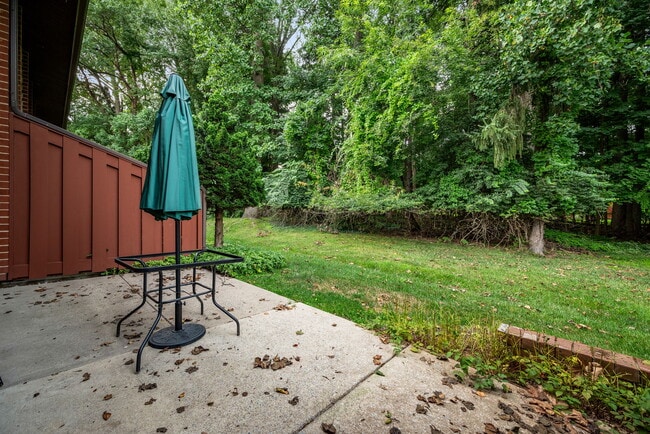 Building Photo - 404 Worthington Dr