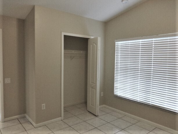 Building Photo - 1027 Summer Breeze Dr