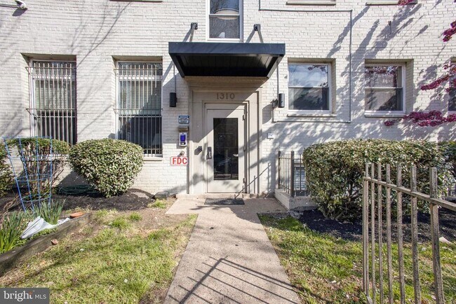 Building Photo - 1310 K St SE