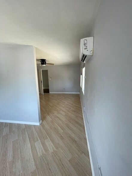 Building Photo - 1508 Dolphin St