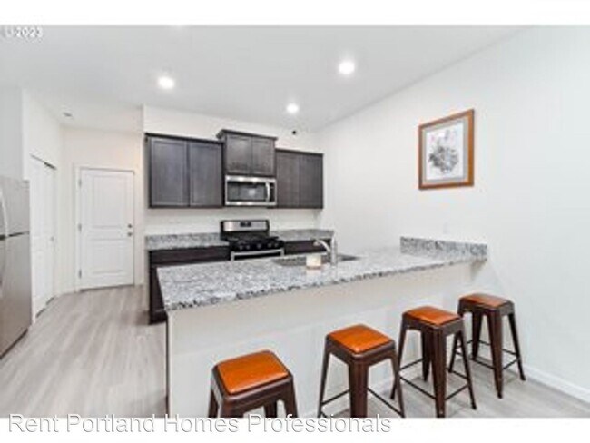 Building Photo - 3 br, 2.5 bath House - 60 NE 134th Place