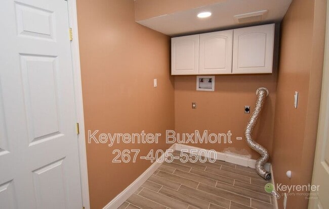 Building Photo - 1401 Kathleen Ct