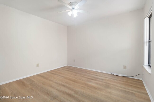 Building Photo - 1480 Sheafe Ave NE