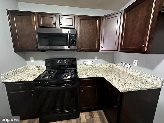 Building Photo - 3073 Goshen Dr