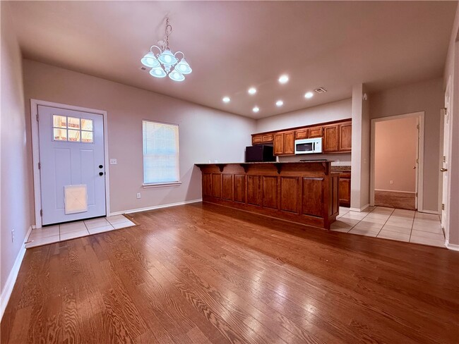 Building Photo - 3104 SW Deerfield Blvd
