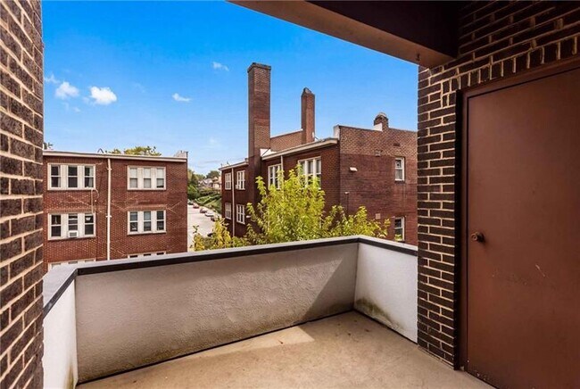 Building Photo - 5841 Morrowfield Ave